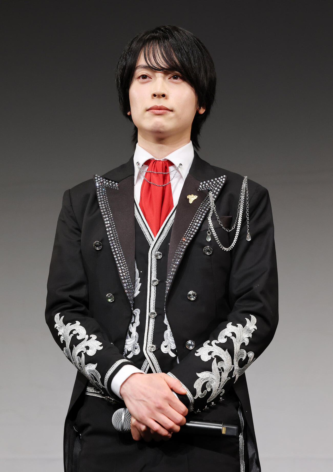 「SHiZUKU」お披露目会に臨む石田ピノ知之（2026年4月撮影）