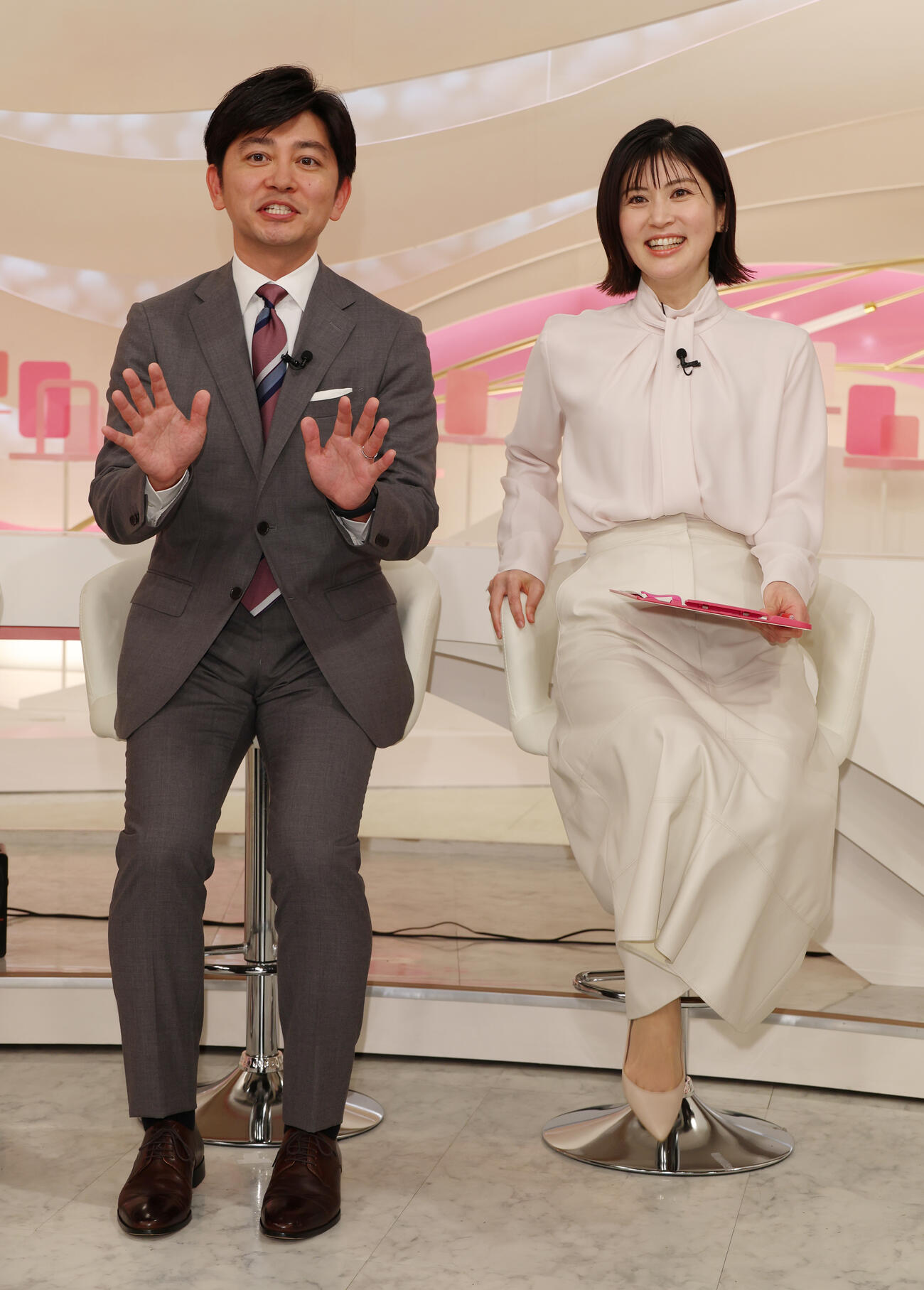 2024年3月、「news every．」メインキャスター就任会見を行った森圭介アナウンサー（左）と鈴江奈々アナウンサー