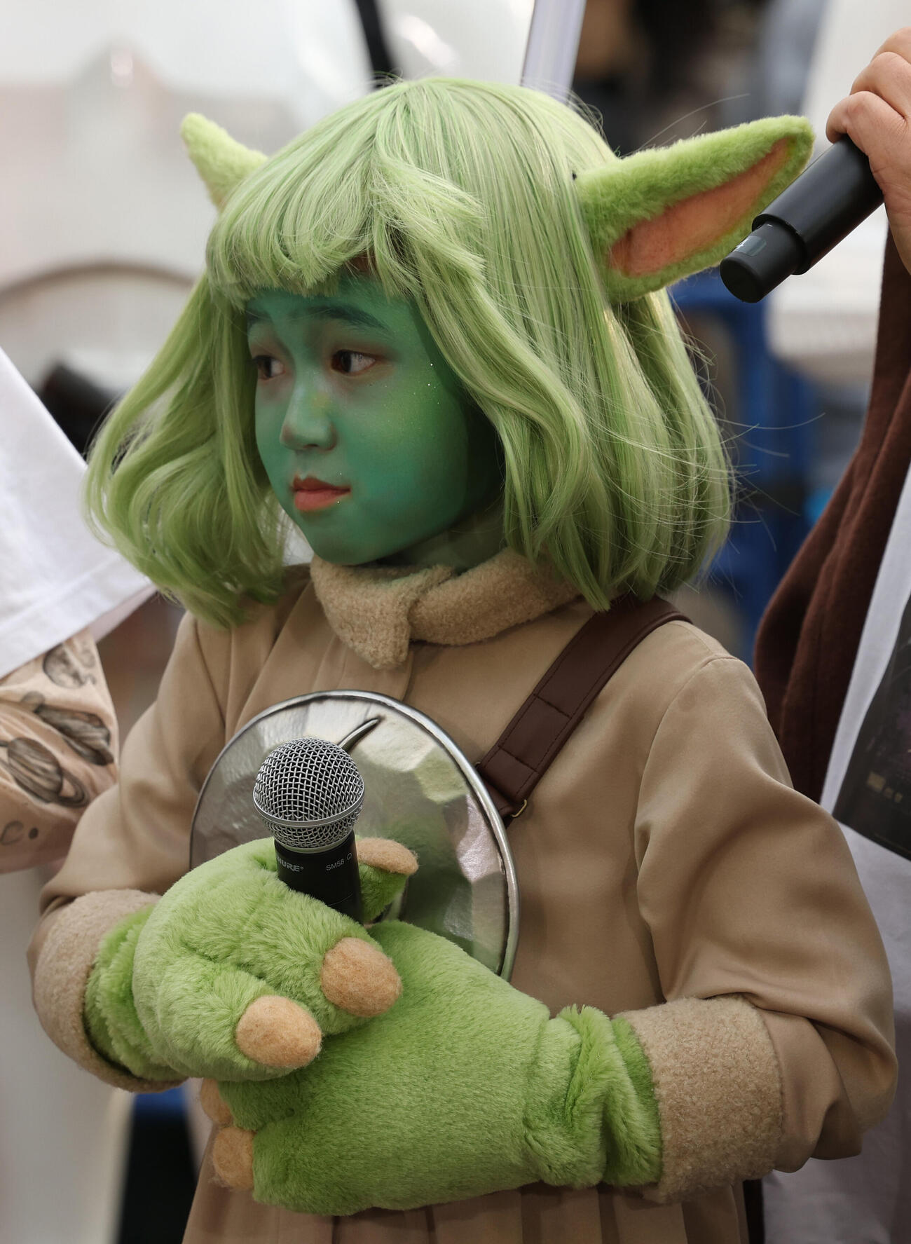 「スター・ウォーズの日」イベントにグローグーのコスプレで登壇した永尾柚乃（撮影・水谷安孝）