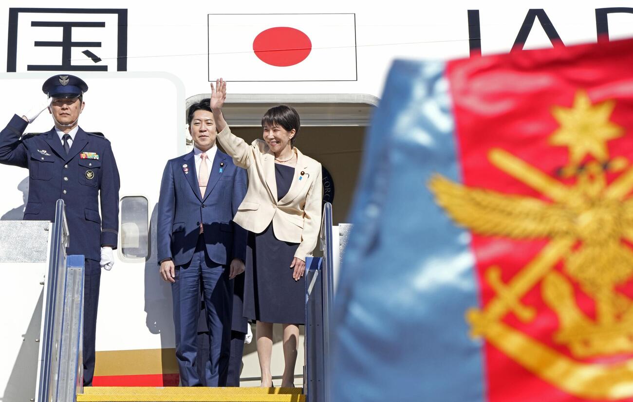 ベトナム、オーストラリア歴訪を終え、帰国の途に就く高市首相（共同）