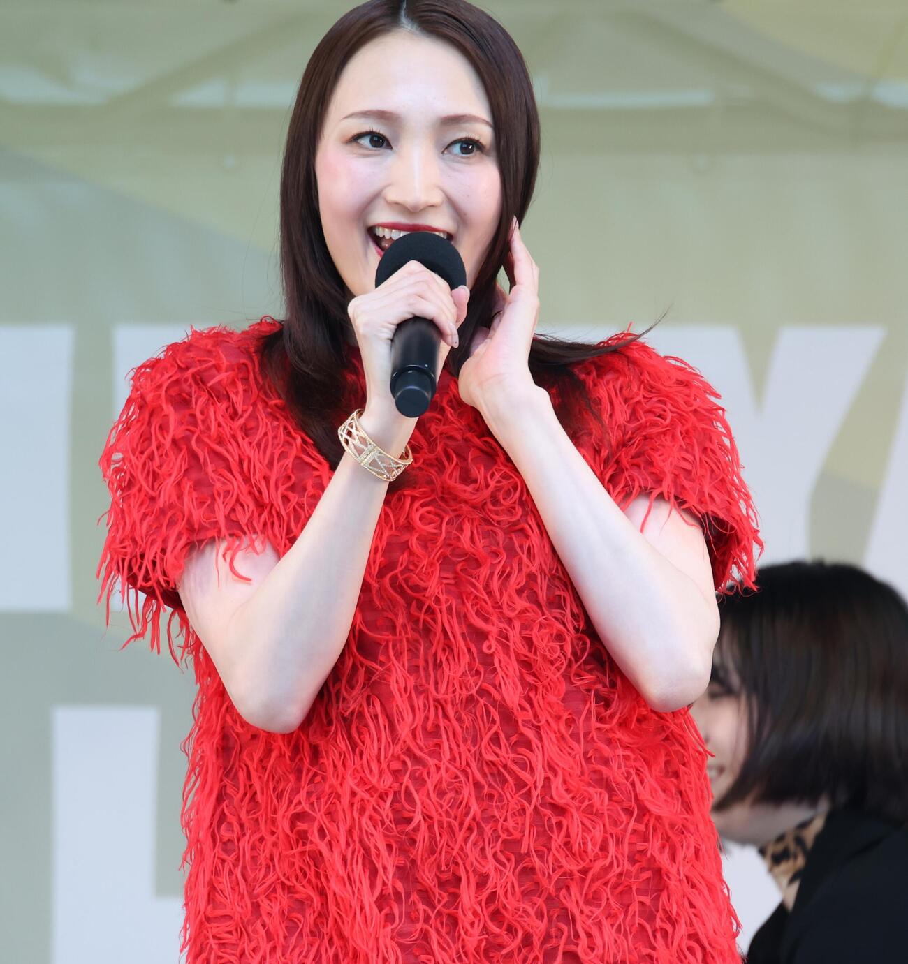 イベントで楽曲を披露した望海風斗（撮影・中島郁夫）