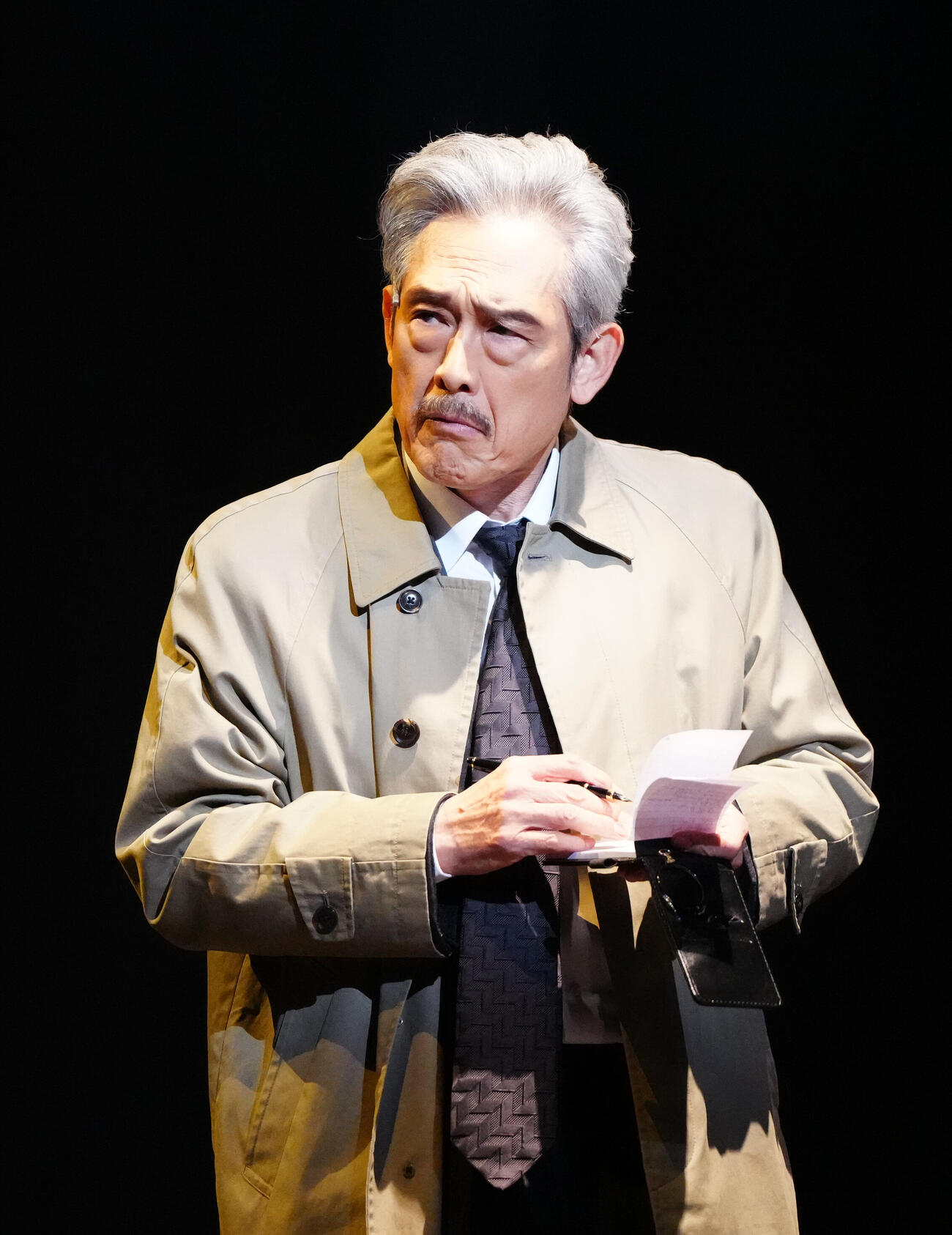 舞台「リプリー」の公開ゲネプロで熱演する鶴見辰吾（撮影・江口和貴）