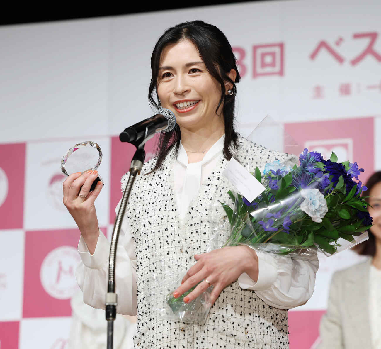 第18回ベストマザー賞2026スポーツ部門を受賞した鮫島彩さん（撮影・宮地輝）