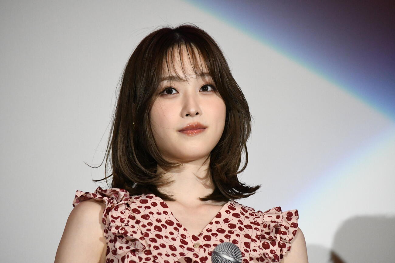 映画「山口くんはワルくない」の舞台あいさつに登壇した髙橋ひかる（撮影・阪口孝志）