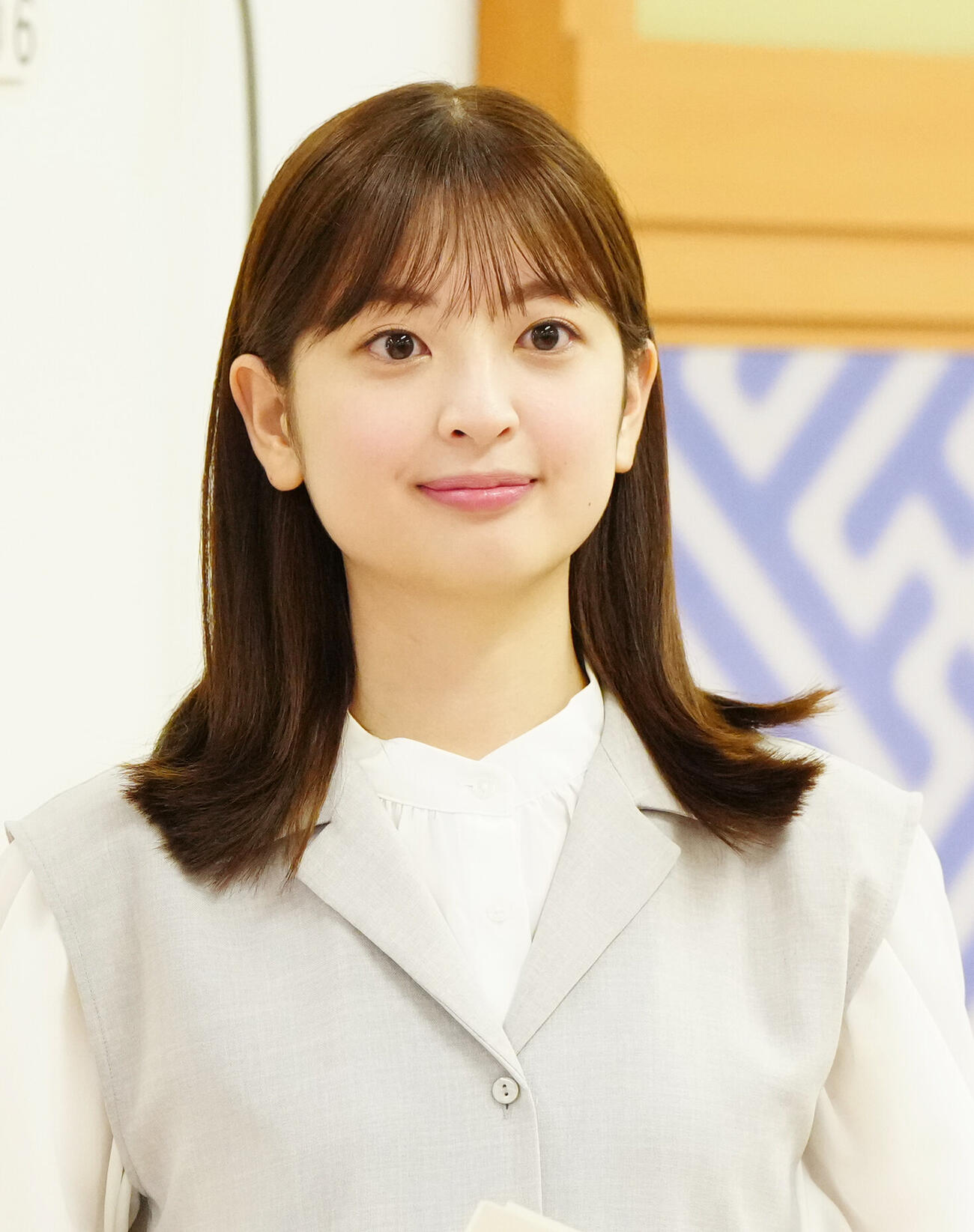 「笑点60周年特別展」開会セレモニーで司会を務める日本テレビ瀧口麻衣アナウンサー（撮影・江口和貴）