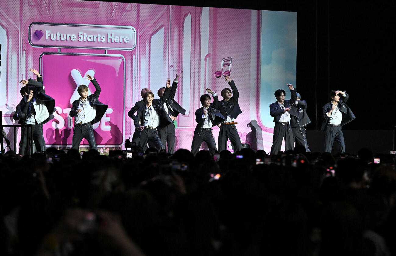 会場を盛り上げるPRODUCE101 JAPAN　新世界の練習生（撮影・滝沢徹郎）