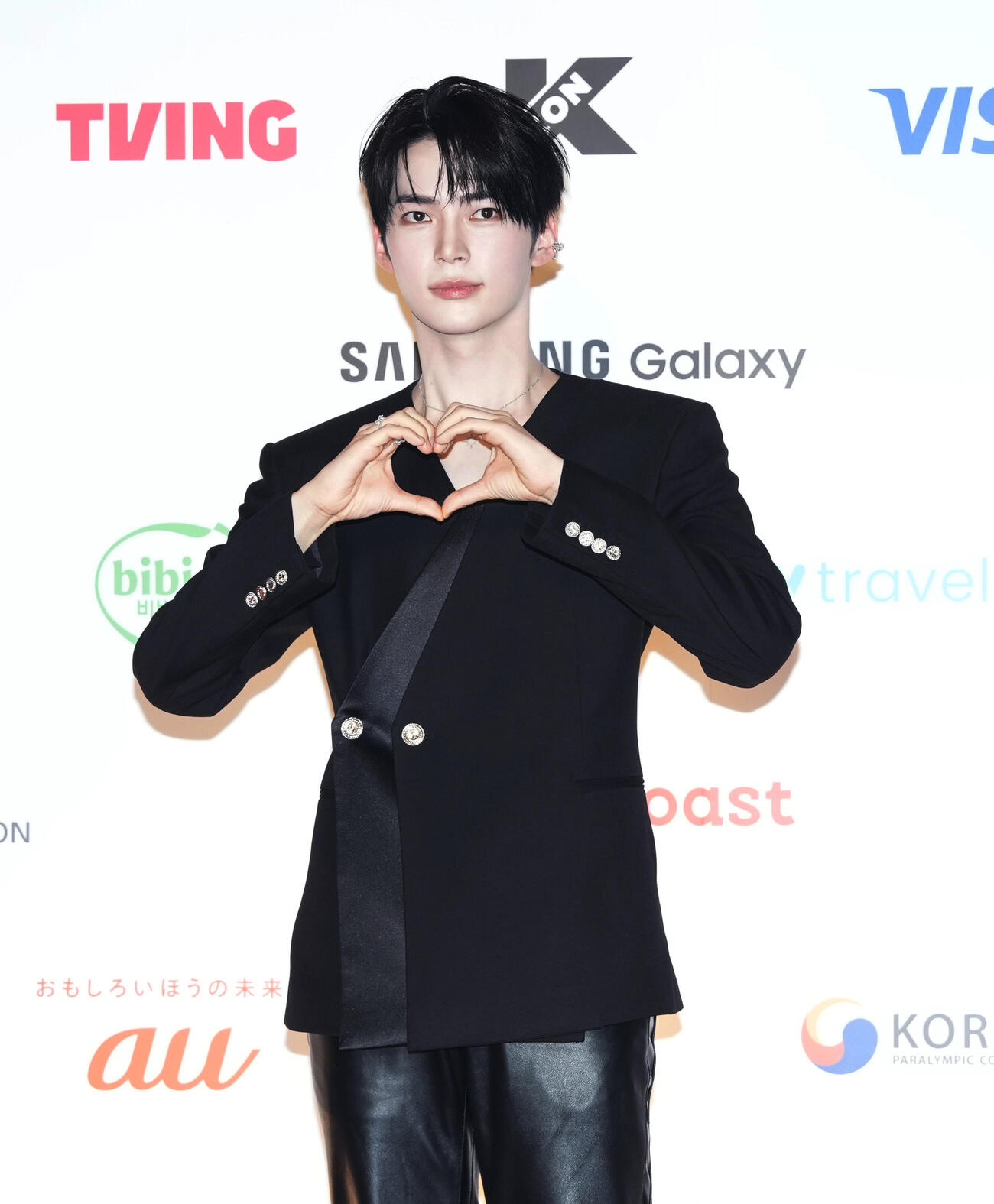 「KCON JAPAN 2026」　レッドカーペットに登場するSung Hanbin（撮影・小島史椰）