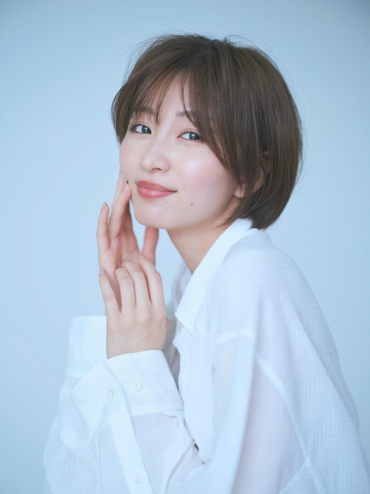 日本テレビ系7月期ドラマ「告白－25年目の秘密－」でヒロインを演じる岡崎紗絵