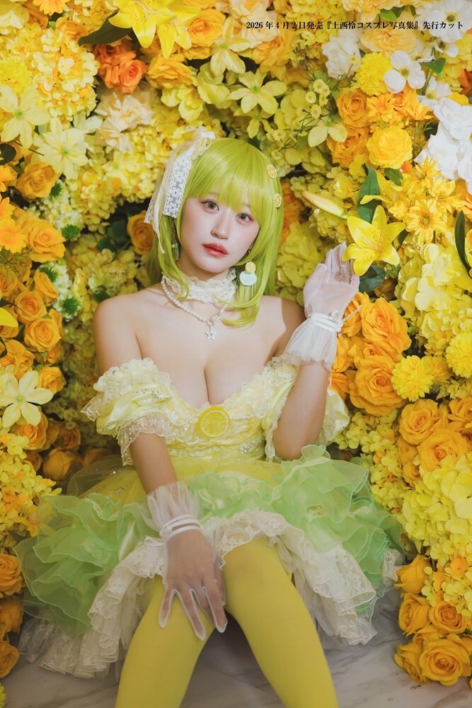 上西怜のコスプレ写真集「＃れーちゃんこれくしょん」から（（C）『上西怜コスプレ写真集　＃れーちゃんこれくしょん』イマジカインフォス提供）