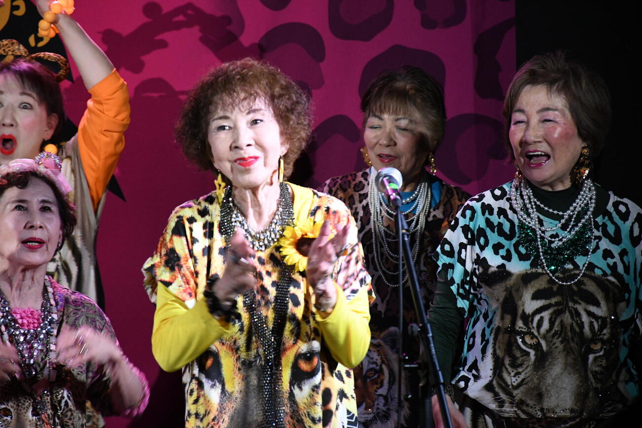 結成15周年記念ライブを開催したオバチャーンの浜由紀子（撮影・阪口孝志）