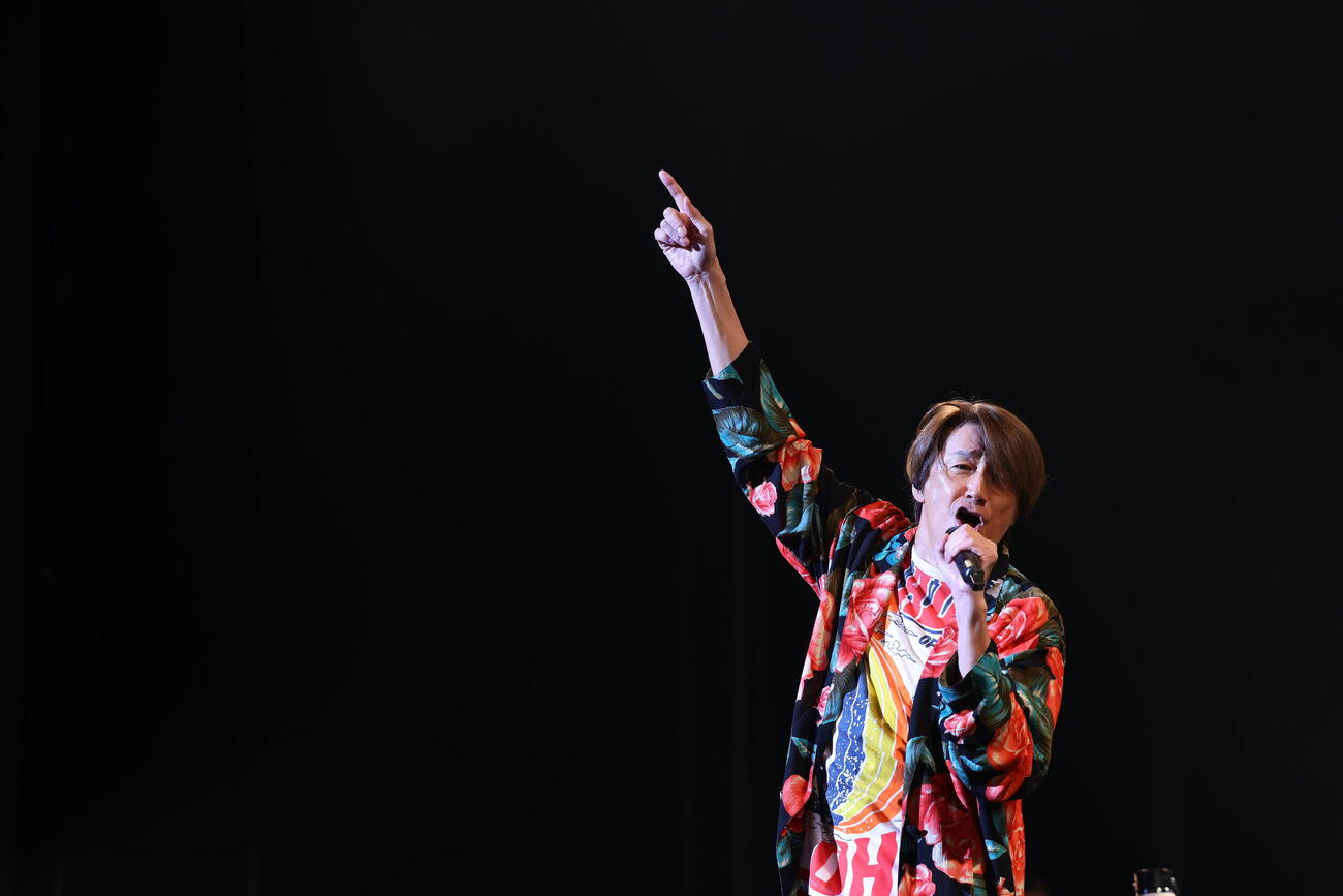 ツアー「島って行こうぜ！～おマッチしています2026！～」の石垣島公演で熱唱する近藤真彦