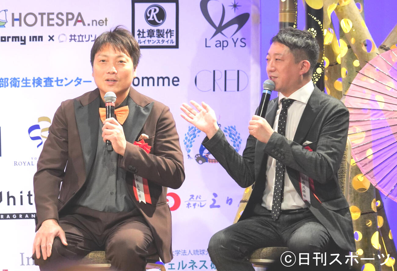 サバンナ八木真澄（左）と高橋茂雄（2022年4月撮影）