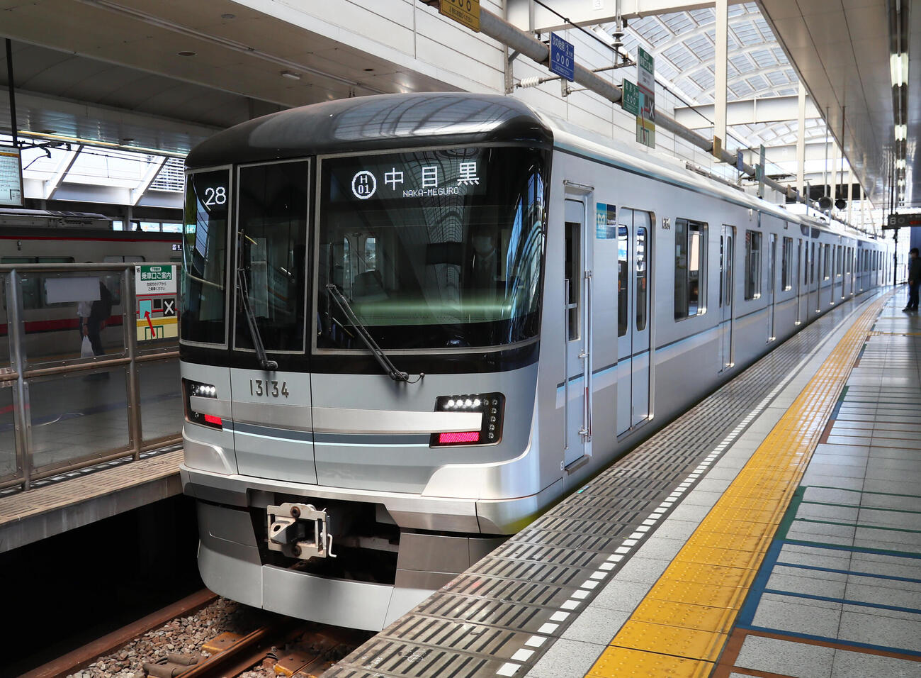 東京メトロ日比谷線の車両（2020年4月撮影）