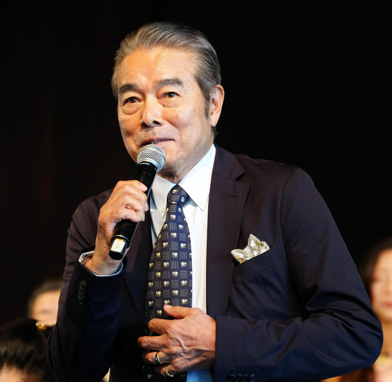 「横浜グラフィティ・フォーエバー」制作発表であいさつする勝野洋（撮影・鈴木みどり）