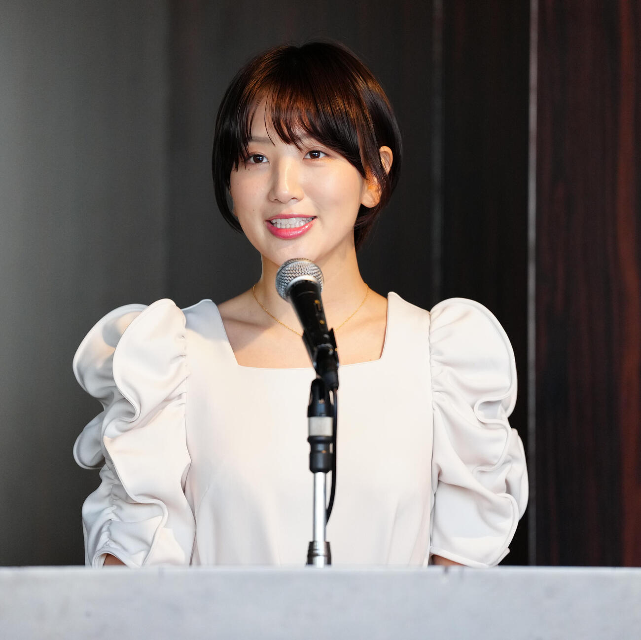 「横浜グラフィティ　フォーエバー」製作発表で司会を務めた東留伽（撮影・鈴木みどり）