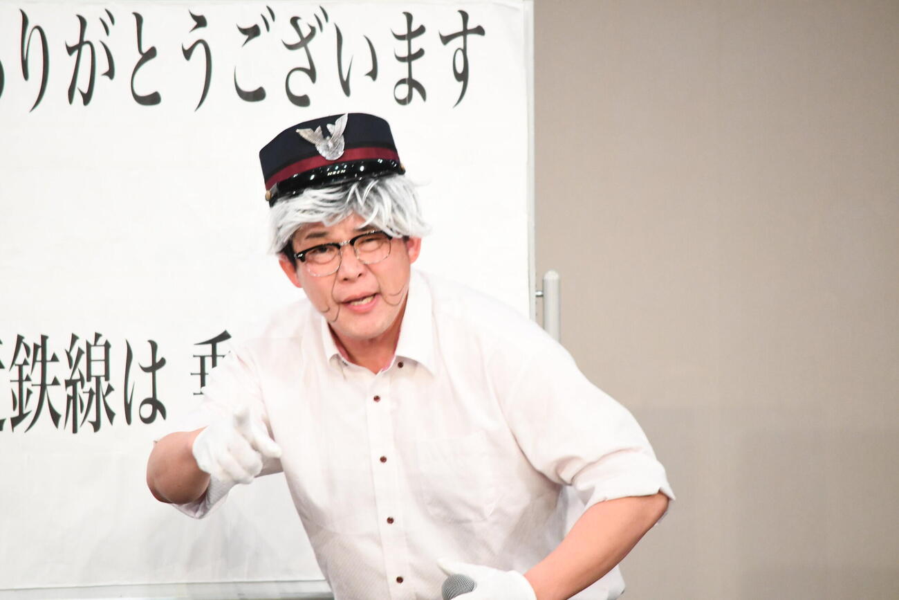 「よしもとピン芸人倶楽部シアター」に出演した苺ちゃん（撮影・阪口孝志）
