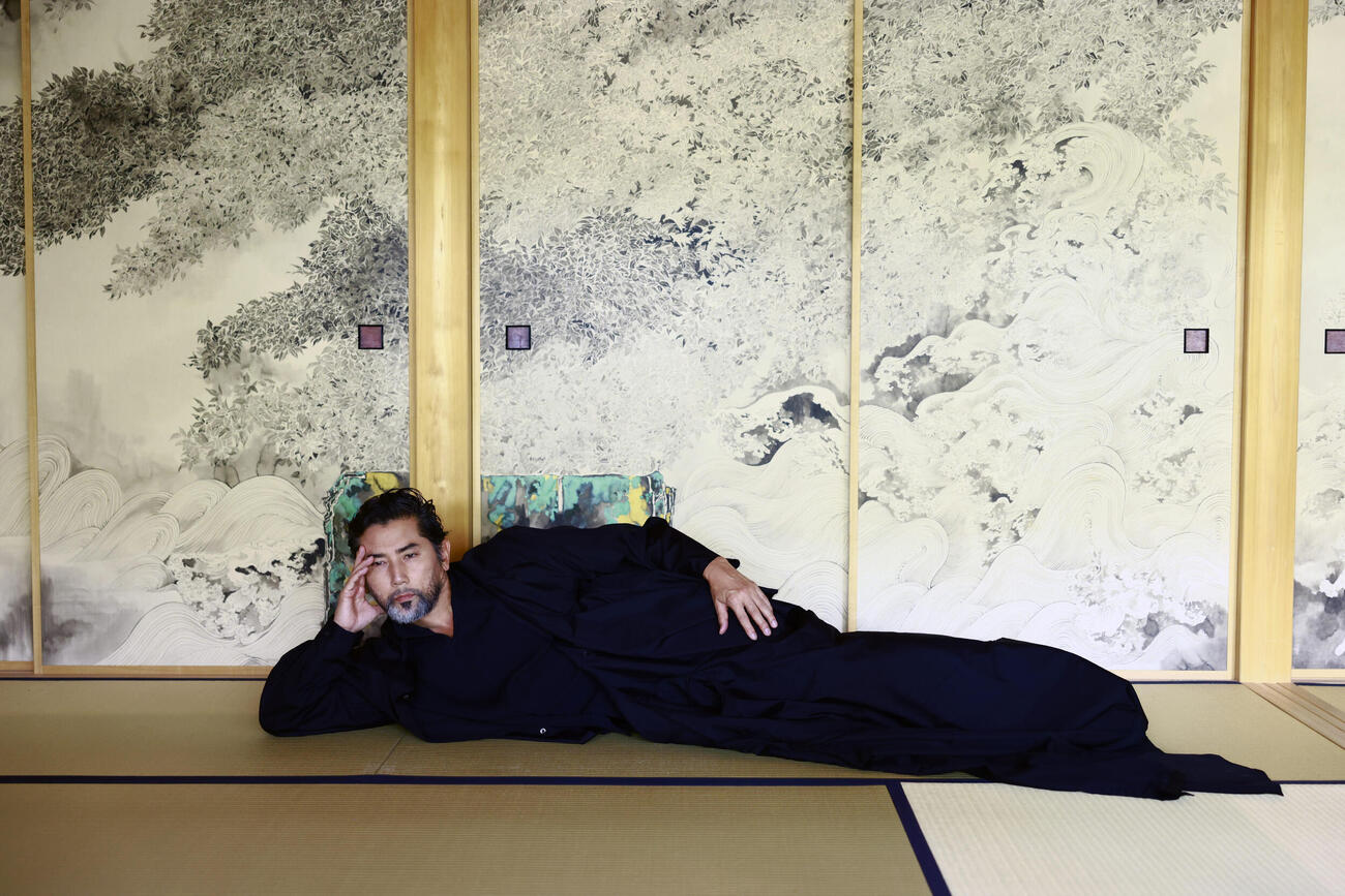 本木雅弘の還暦記念フォトブック「awai　刹那と永遠のまにまに」より