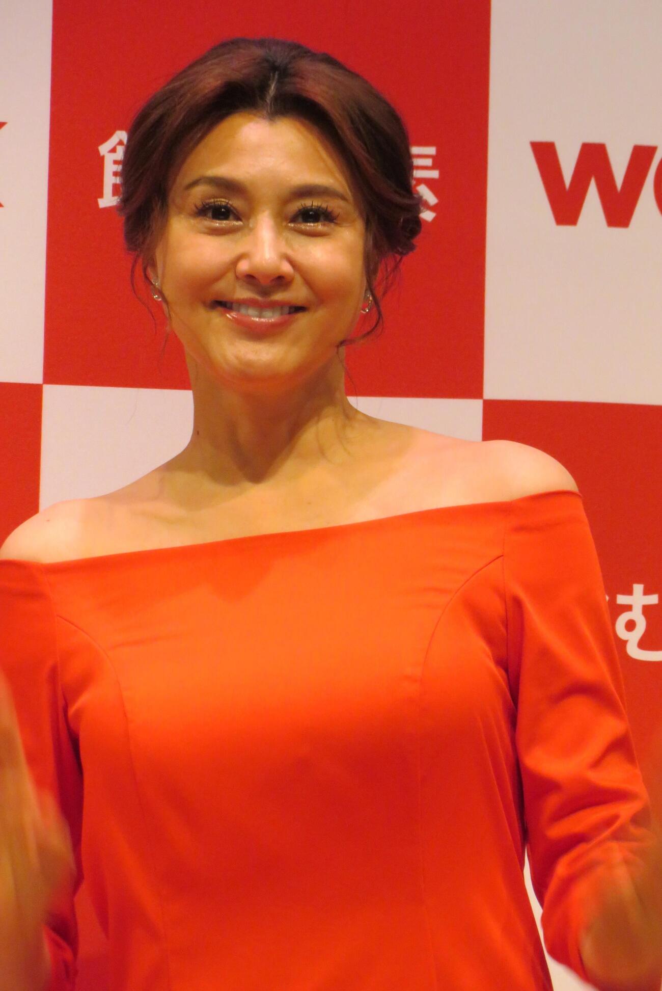 酸素補給水「WOX」のPRイベントを行った藤原紀香