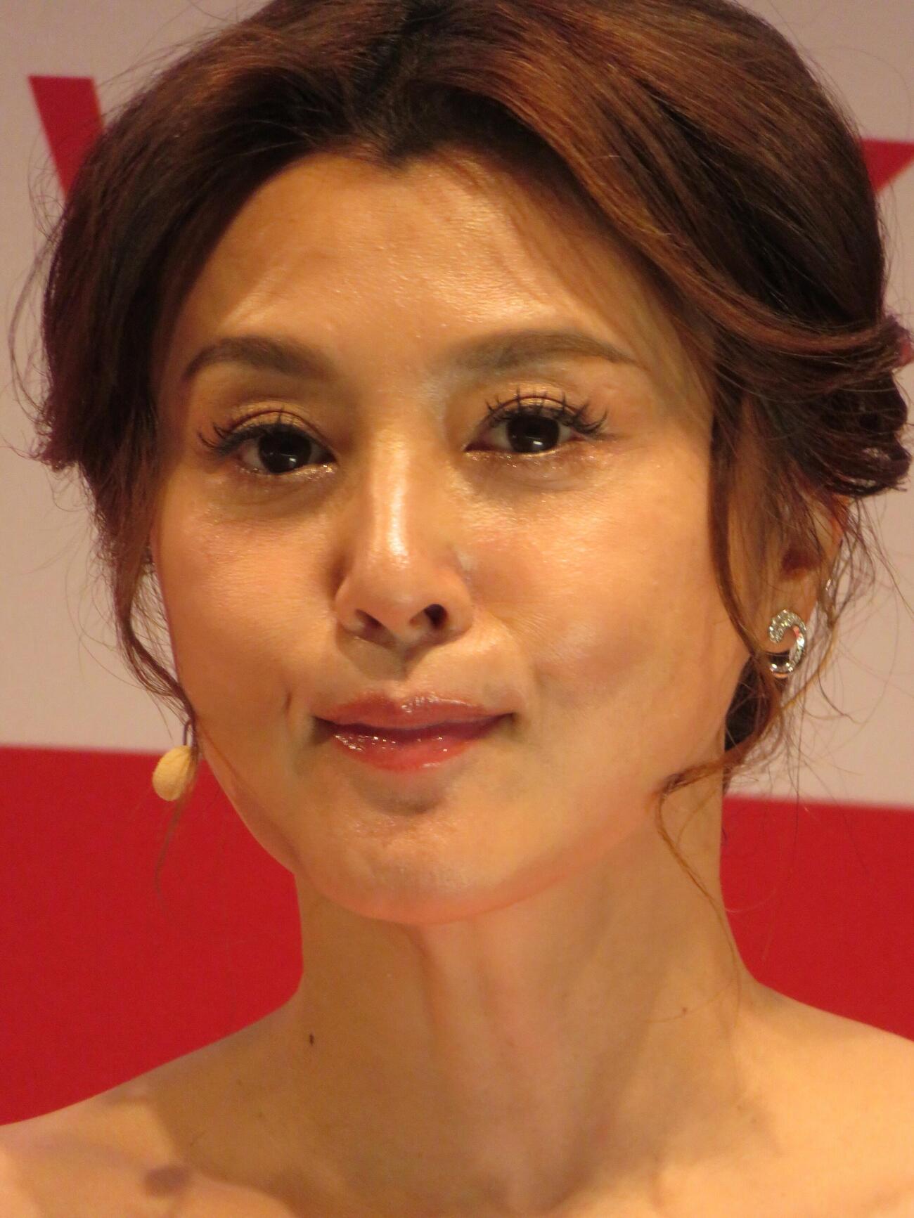 酸素補給水「WOX」のPRイベントを行った藤原紀香