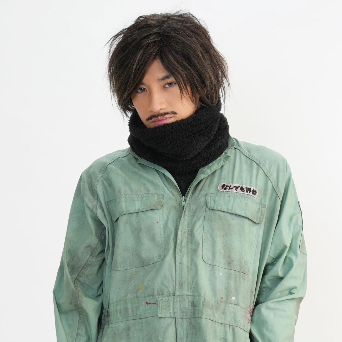 NHKの主演ドラマ「コンビニ兄弟　テンダネス門司港こがね村店」で一人二役の中島健人（兄役）