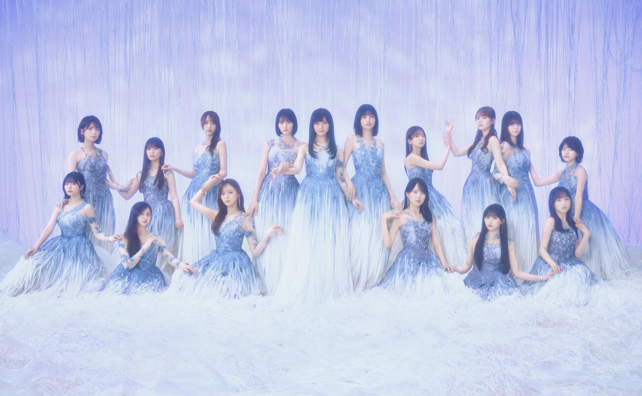 乃木坂46最新シングル「最後に階段を駆け上がったのはいつだ？」のアーティスト写真