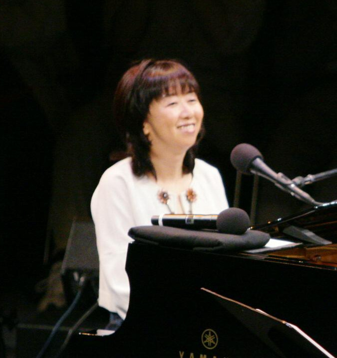 谷山浩子（2009年9月撮影）