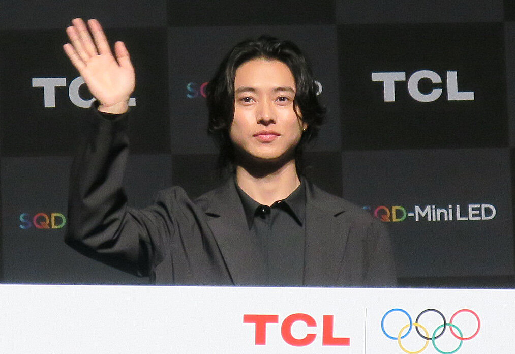 「TCLテレビ／モニター新商品＆新アンバサダー・新CM発表会」に登場した山﨑賢人