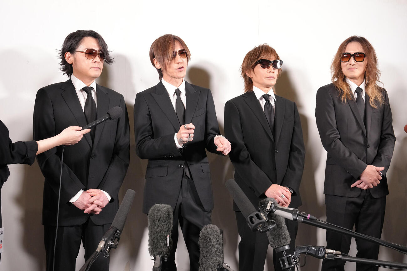 「真矢さん　お別れの会」で思いを語るLUNA SEA。左からRYUICHI、SUGIZO、INORAN、J（撮影・足立雅史）