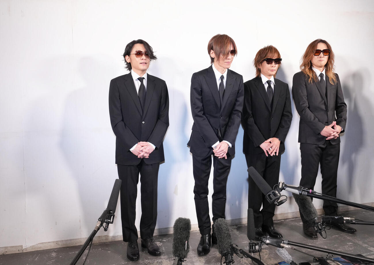 「真矢さん　お別れの会」で思いを語るLUNA SEA。左からRYUICHI、SUGIZO、INORAN、J（撮影・足立雅史）