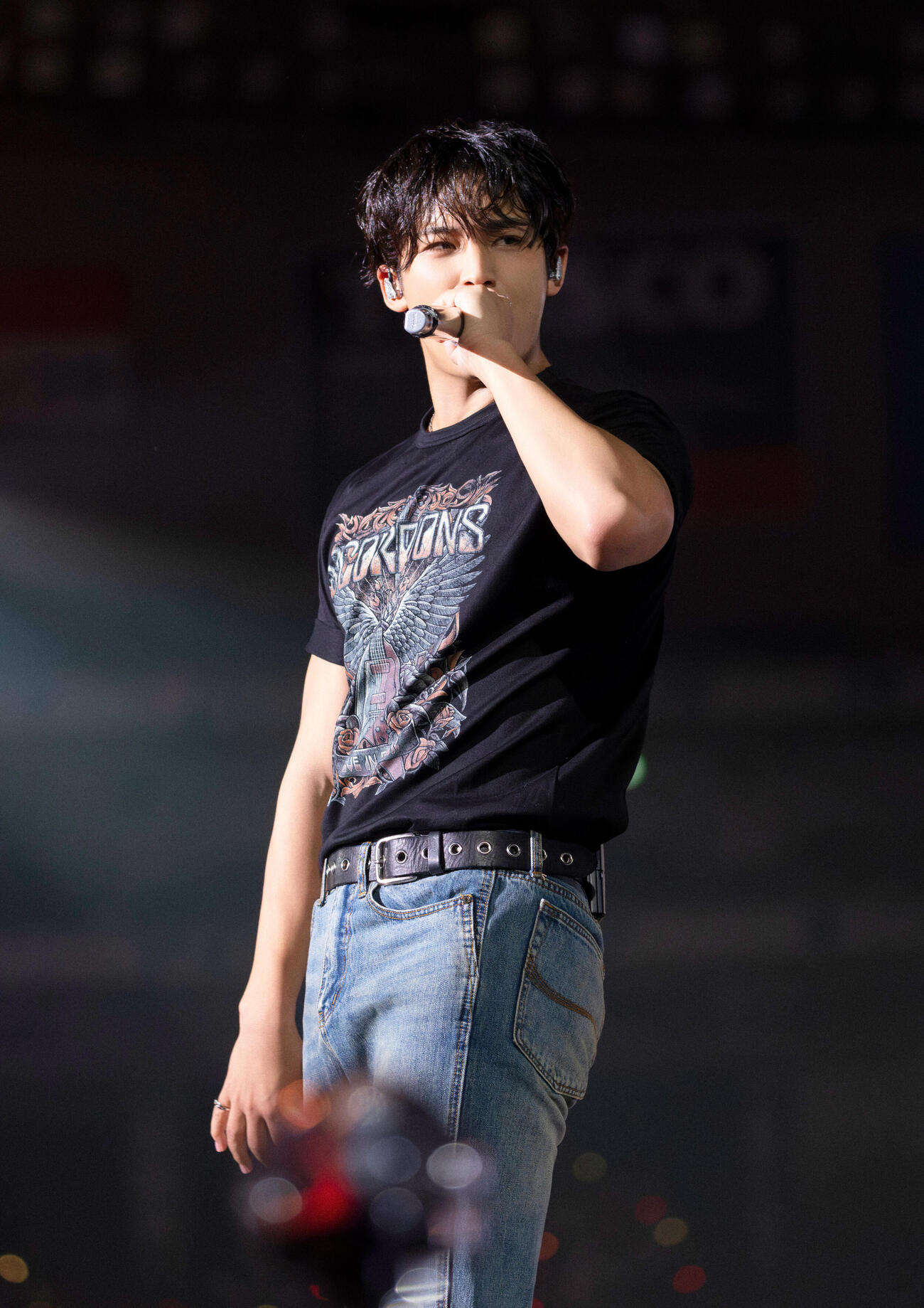 ファンミーティング「YAKUSOKU」で歌唱するMINGYU（（P）＆（C）PLEDIS Entertainment）