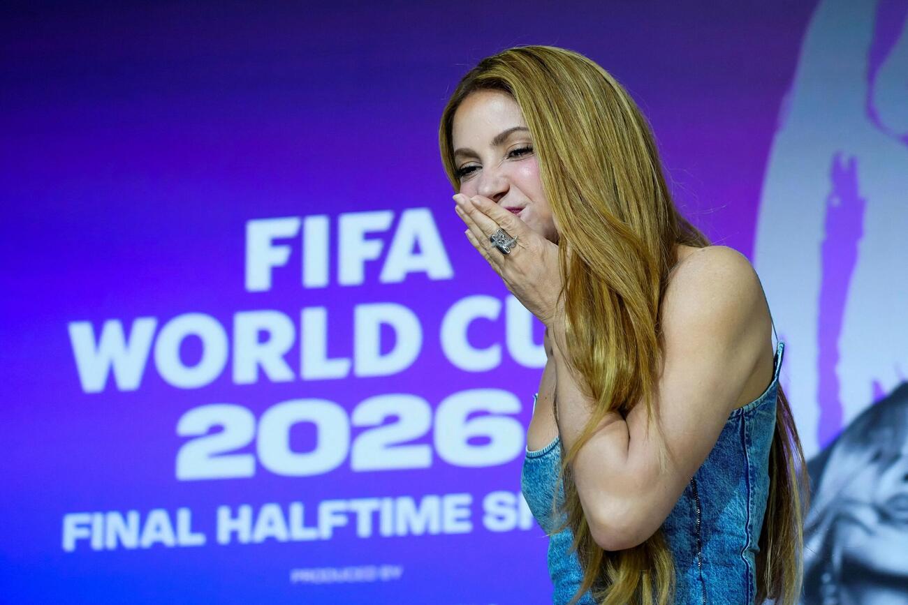 W杯決勝のハーフタイムショーの発表会見に出席したシャキーラ（ロイター）