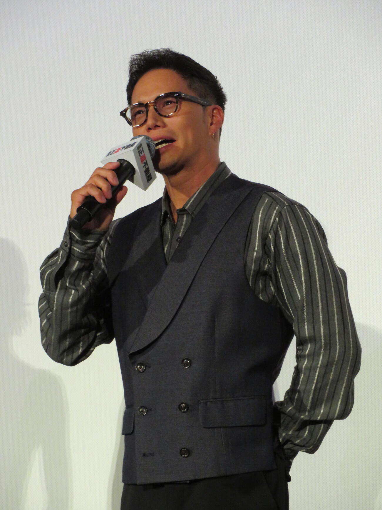 映画「正直不動産」初日舞台あいさつに登壇した市原隼人（撮影・村上幸将）
