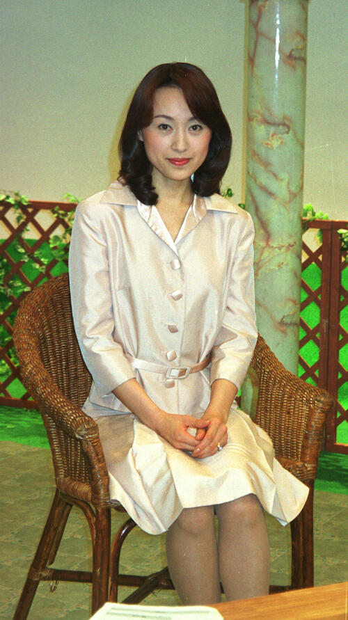 元宝塚トップ娘役、俳優のイケメン長男から母の日プレゼント　３男は顔非公表も「美形」