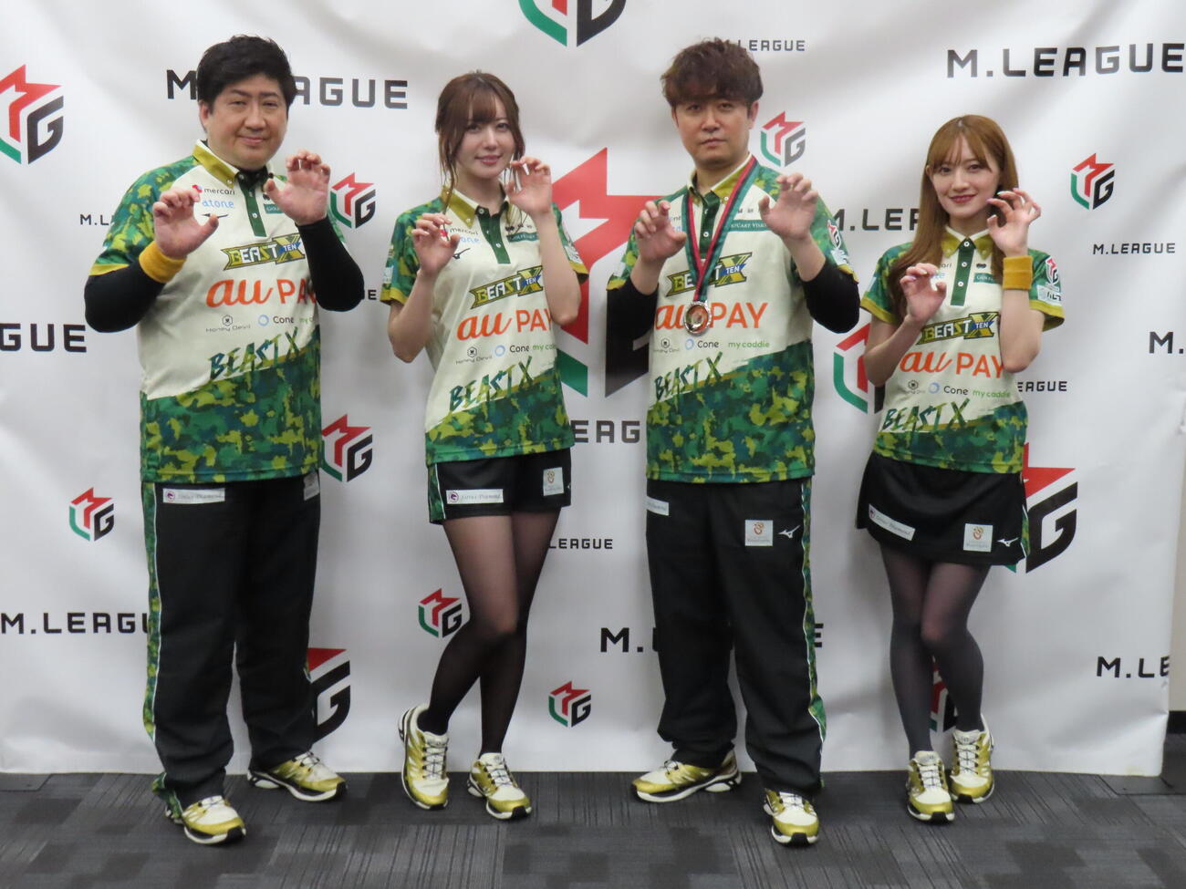 「Mリーグ2025－2026」シーズンを終えたBEAST X。左から鈴木大介、東城りお、下石戟、中田花奈