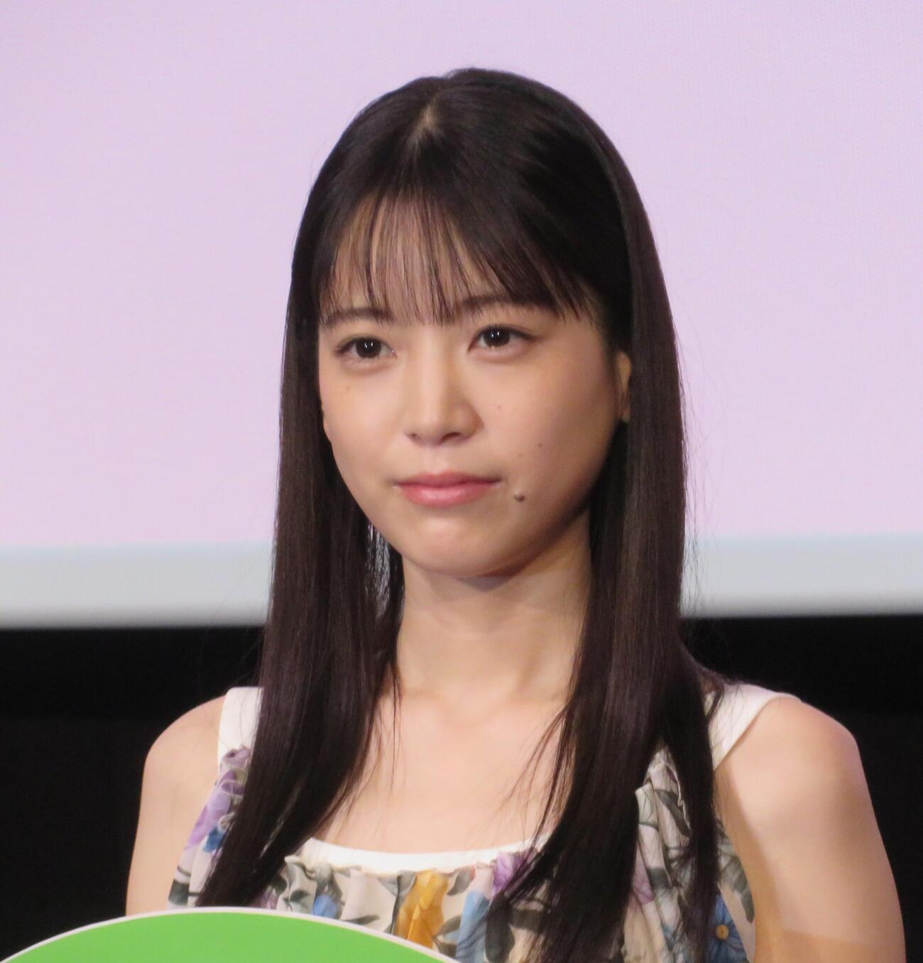 映画「廃用身」の舞台あいさつを行った中井友望