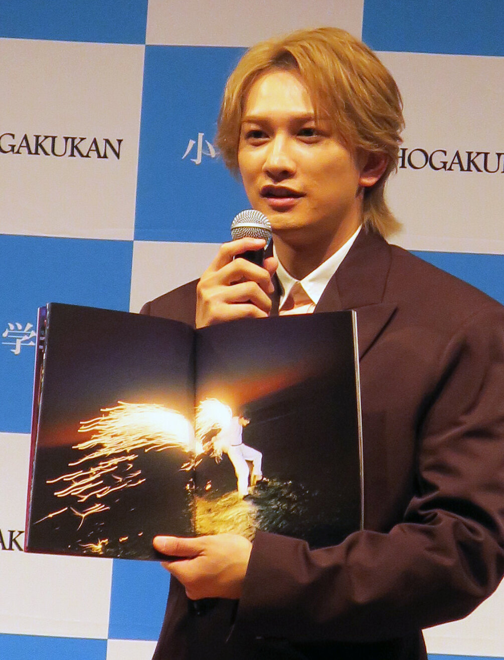 活動15周年アニバーサリーフォトブック「sign」発売記念取材会を行った町田啓太