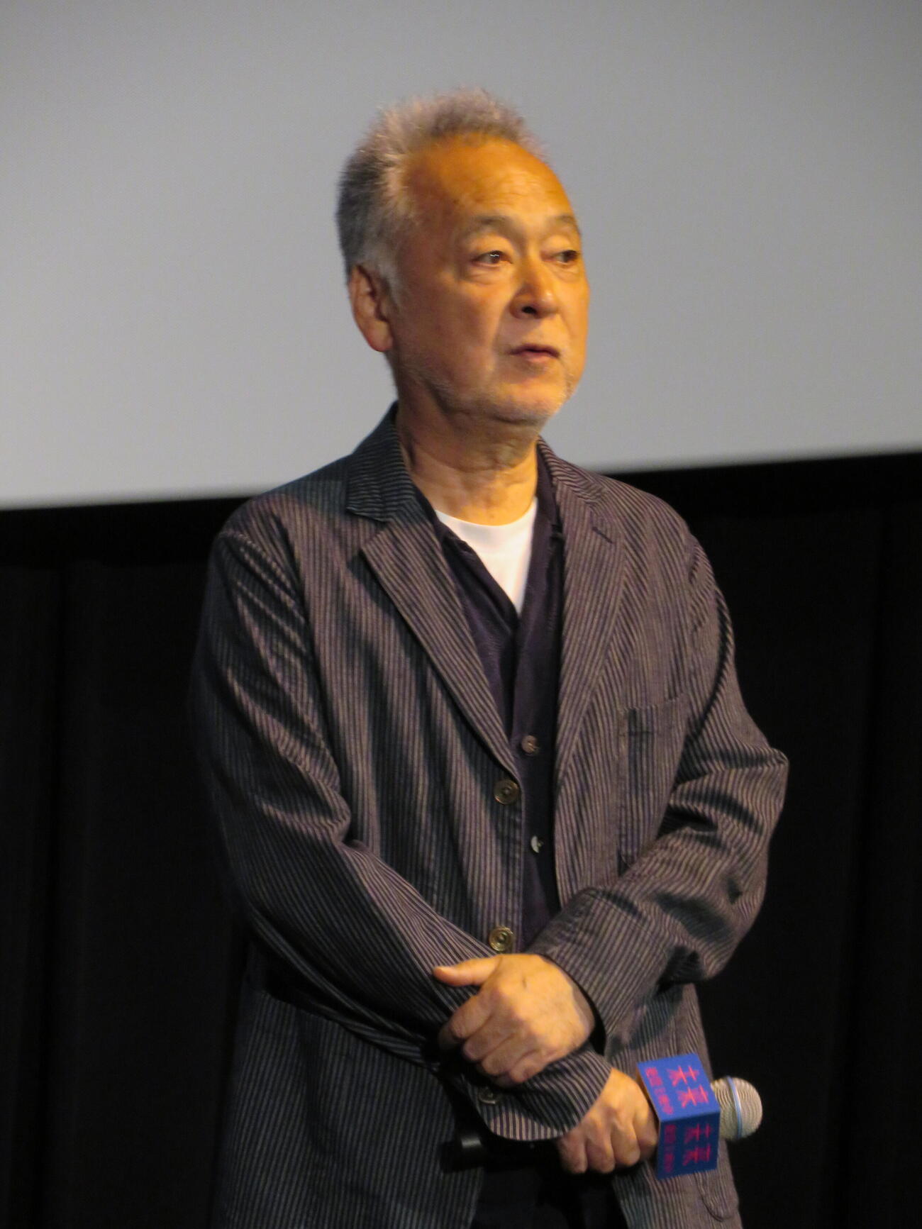 映画「未来」公開御礼舞台あいさつに登壇した瀬々敬久監督（撮影・村上幸将）
