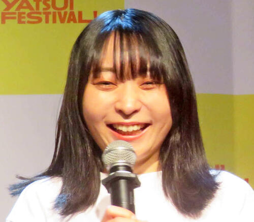 アンゴラ村長、32歳誕生日「今年は…写真集は出さないので自分で本を作ってみました」