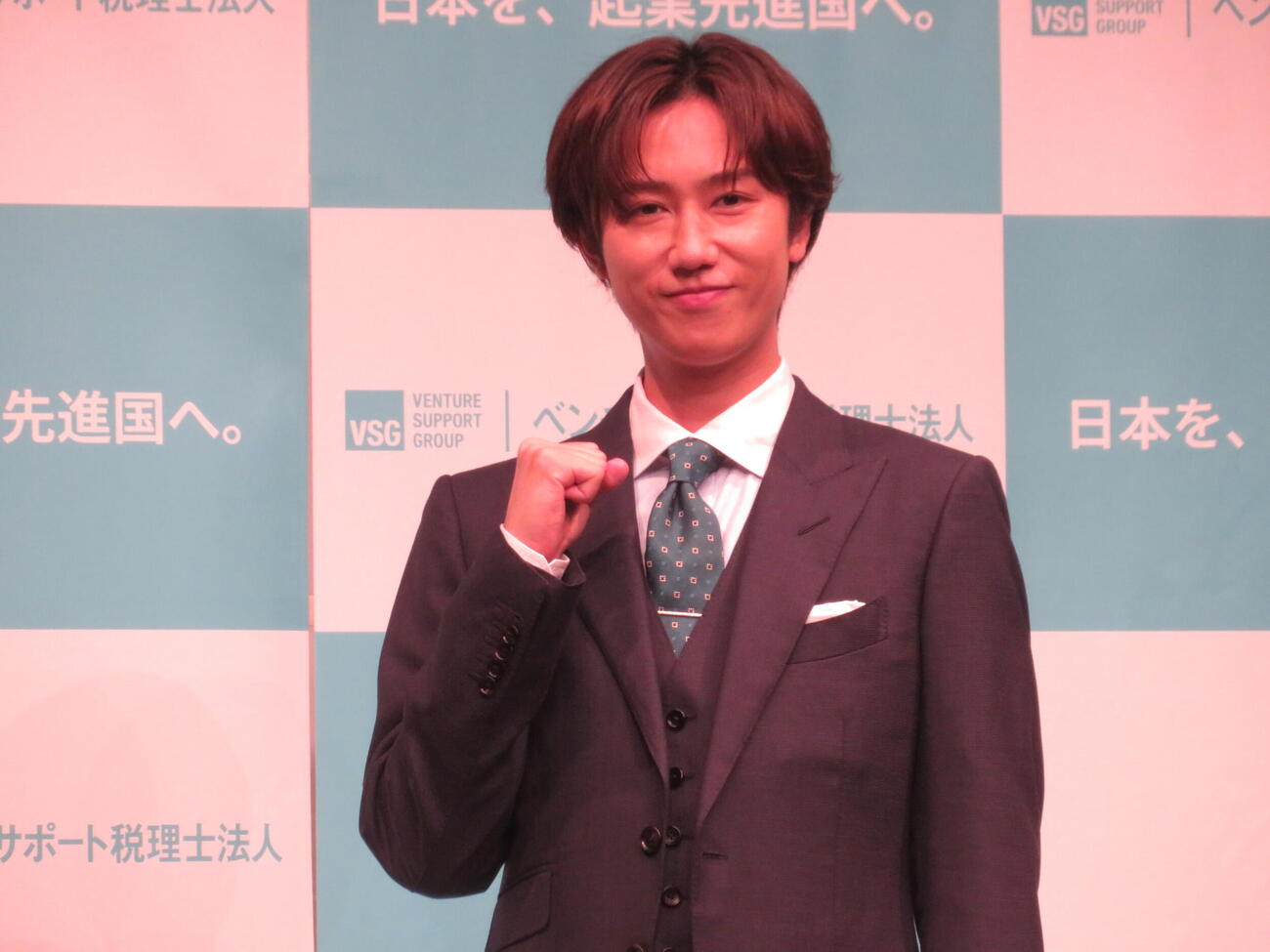 「ベンチャーサポートアンバサダー就任記者発表会」に登壇したSnow Man阿部亮平
