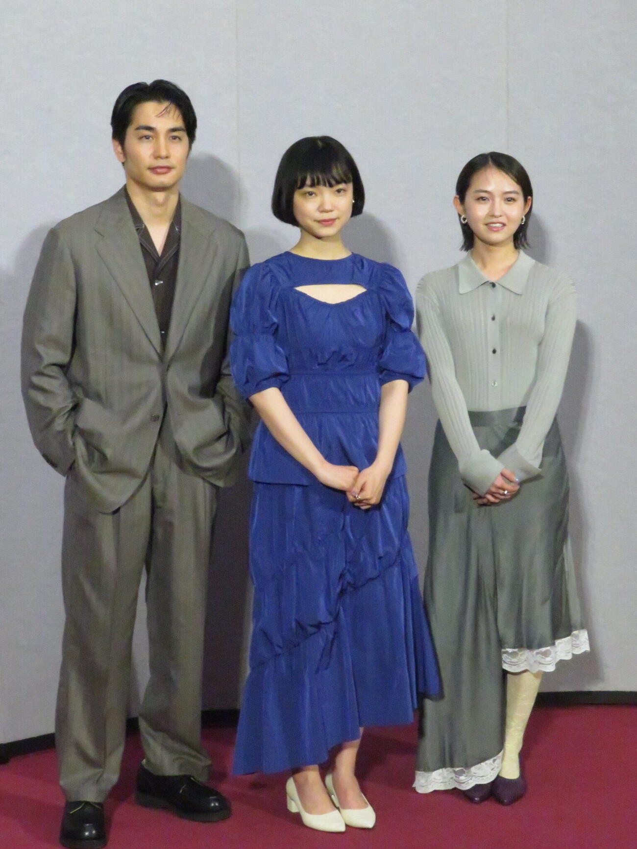 夜ドラ「ミッドナイトタクシー」の放送開始を前に会見した左から中村蒼、古川琴音、伊藤万理華