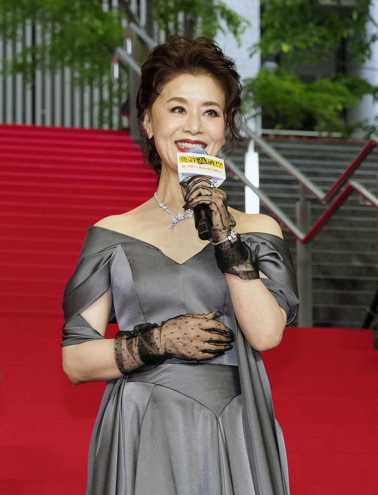 映画「免許返納！？」レッドカーペットイベントに登場しあいさつする大地真央（撮影・小島史椰）
