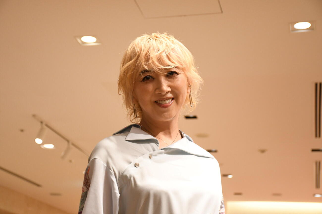 「リーン・ロゼ梅田」プレオープンイベントに登場した紫吹淳（撮影・阪口孝志）