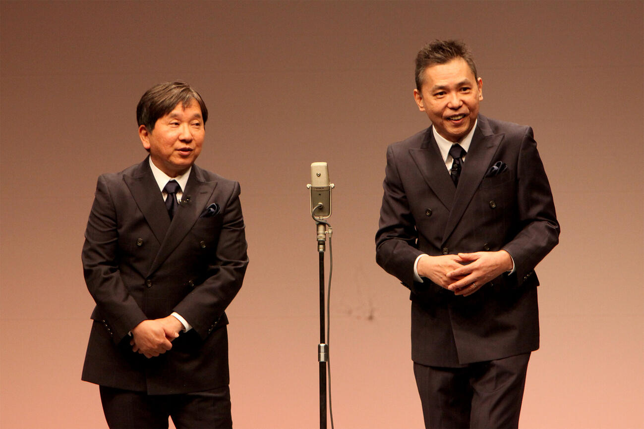 爆笑問題の田中裕二（左）と太田光