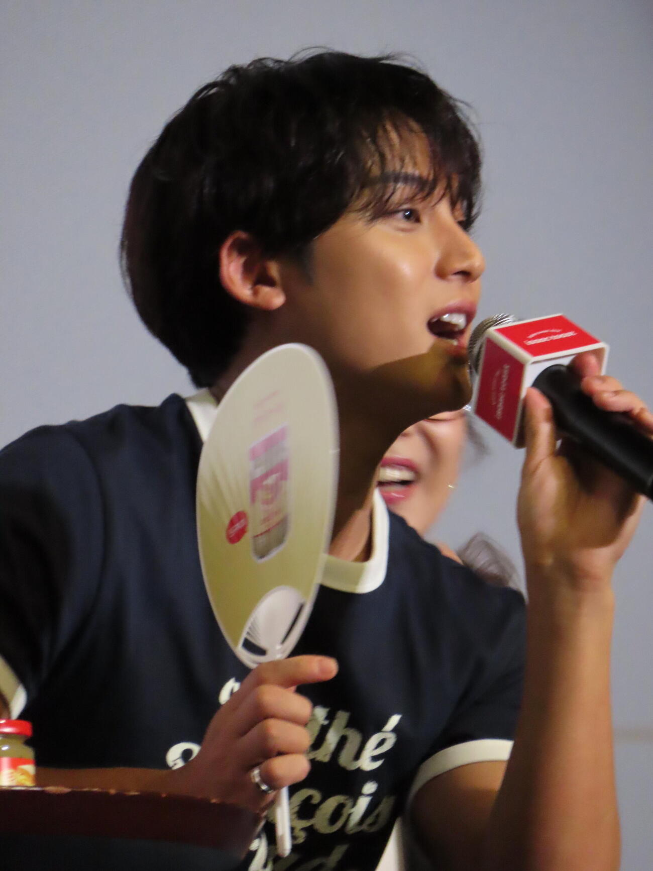 「イサックトーストソース＆ジャム発売記念イベント　with SEVENTEEN MINGYU」に登壇したSEVENTEENのMINGYU