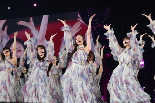 乃木坂46梅澤美波、生まれ変わっても3代目キャプテンやりたい…涙の卒