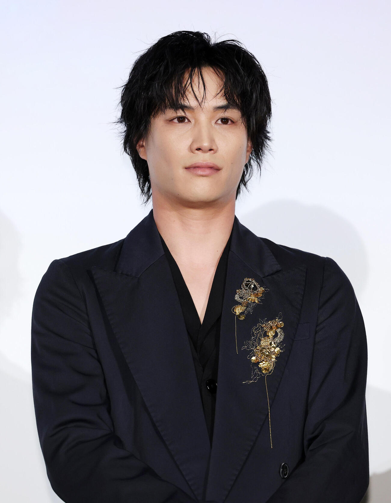舞台あいさつに臨む鈴木伸之（撮影・鈴木正人）