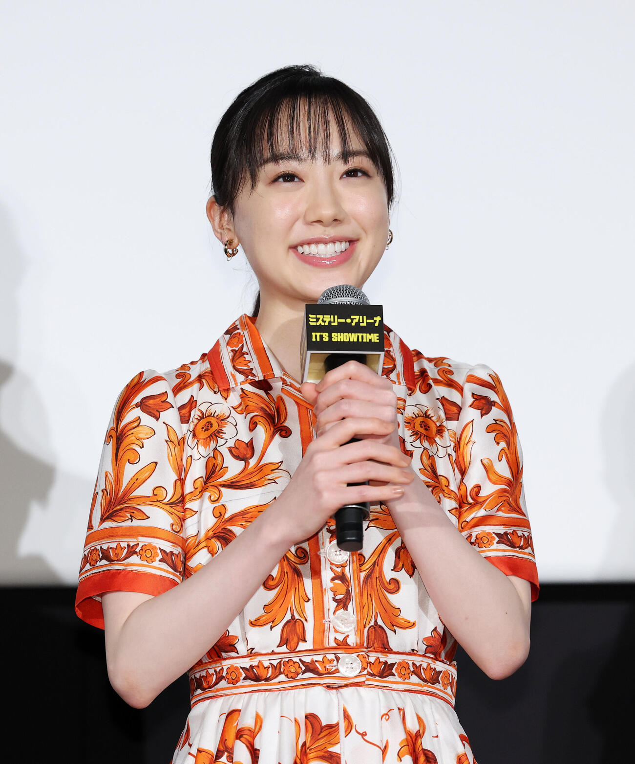 舞台あいさつに臨む芦田愛菜（撮影・鈴木正人）