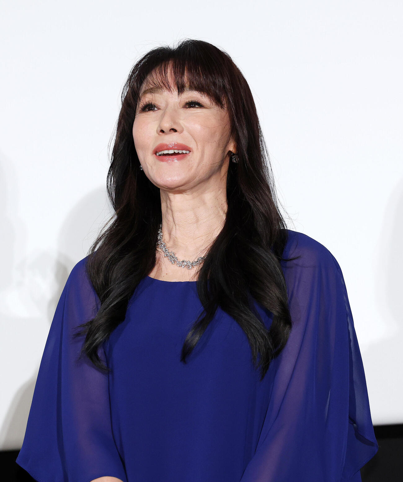 舞台あいさつに臨む浅野ゆう子（撮影・鈴木正人）