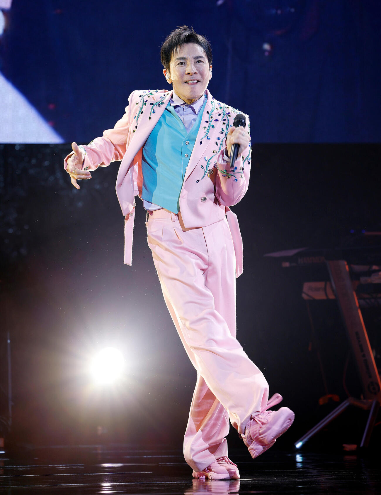郷ひろみ2026年全国ツアー初日　リハーサルを公開し、華麗なダンスを披露する郷ひろみ（撮影・山本朝陽）