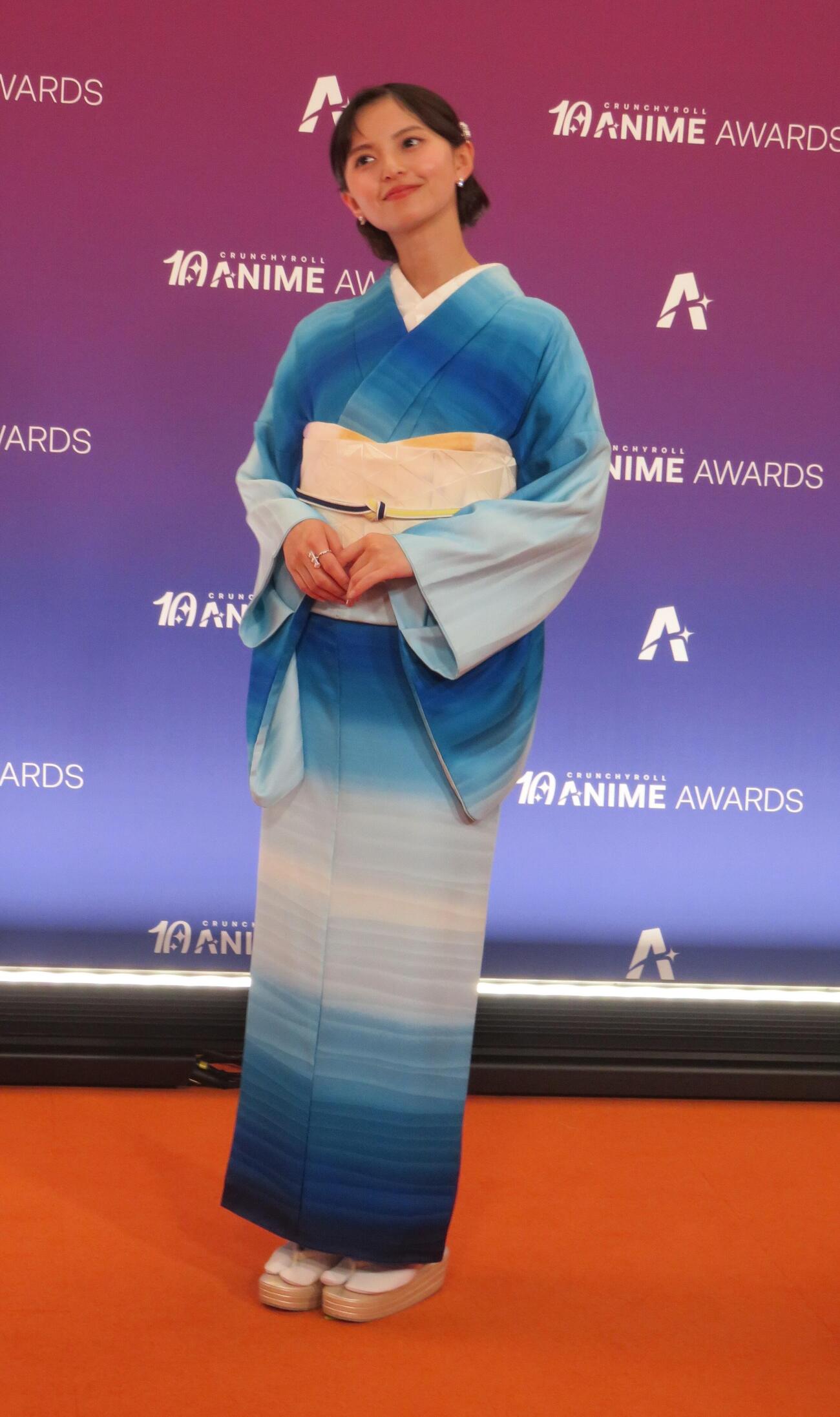 アニメの祭典「クランチロール・アニメアワード2026」でオレンジカーペットを歩いた齋藤飛鳥